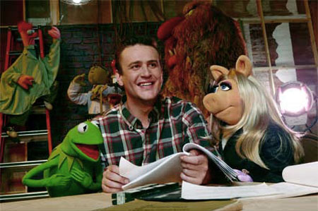 Muppets_Group_jason-segal